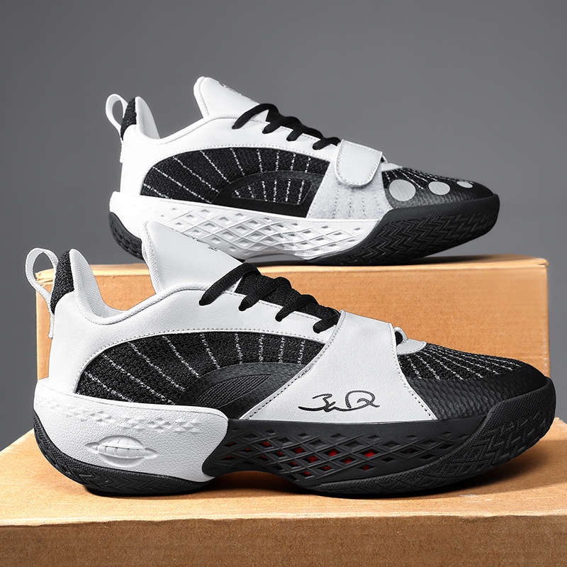 Sneakers Black And White Size Uk 7