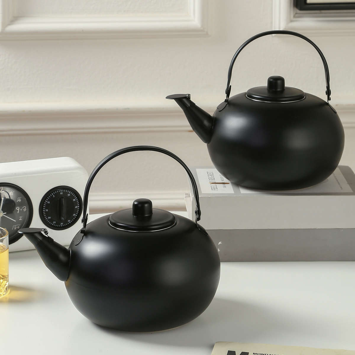 Kettle Color Black Round Pot