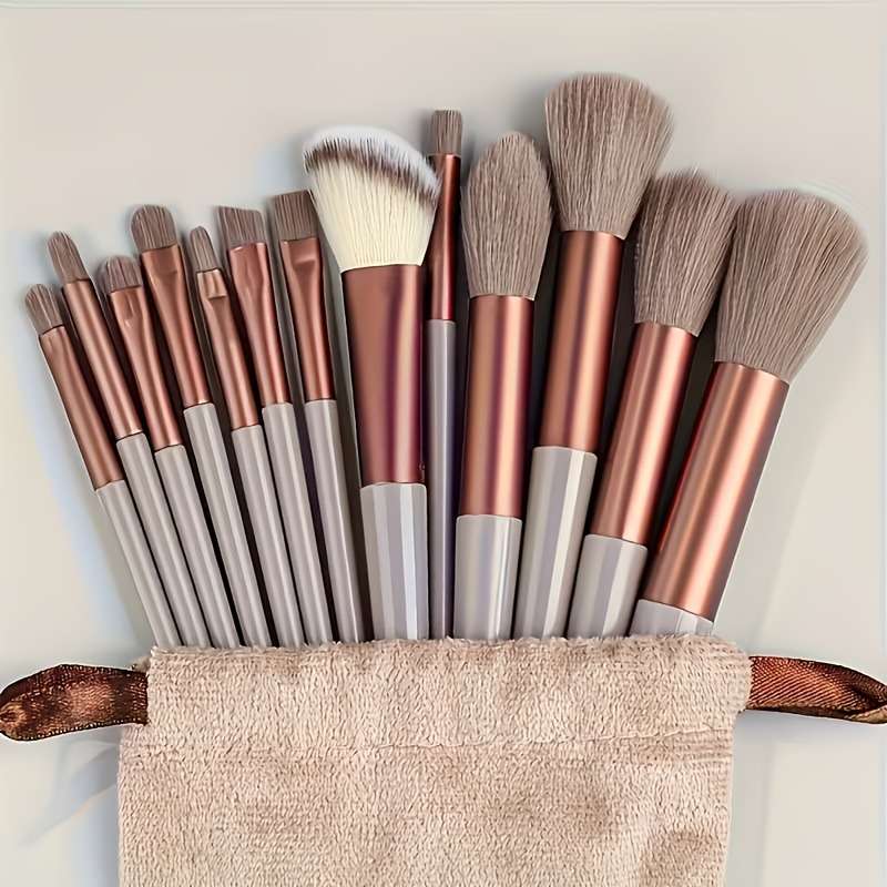 Makeup Brush Set Quantity 14Pcs 13 Brushes  1 Makeup Sponge