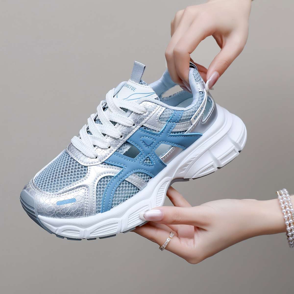 Women S Sneakers Color White Sizeuk 5