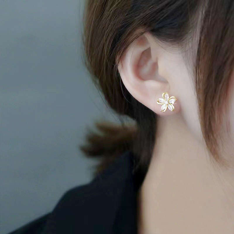 Women S Earrings Color Golden