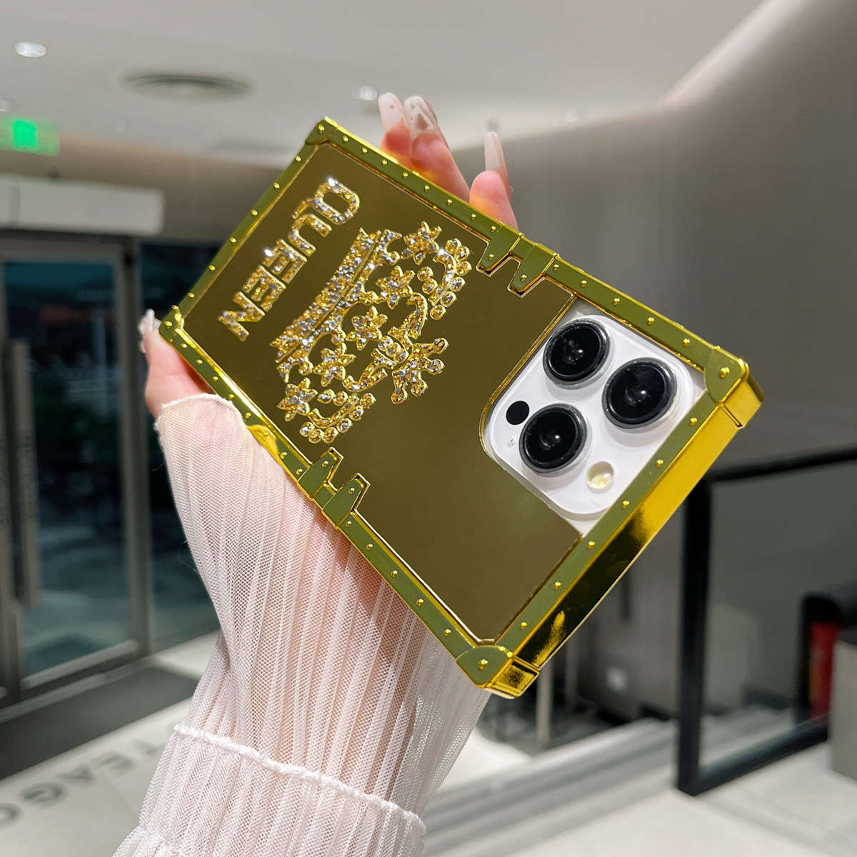 1Pc Black For iPhone 16 Plus Crown Design Phone Case