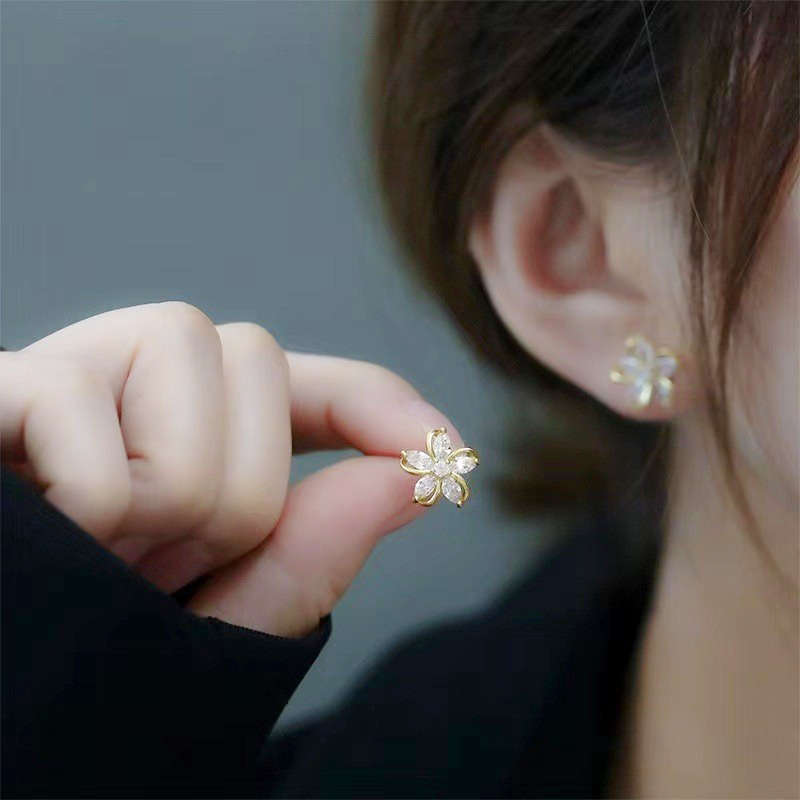 Women S Earrings Color Golden