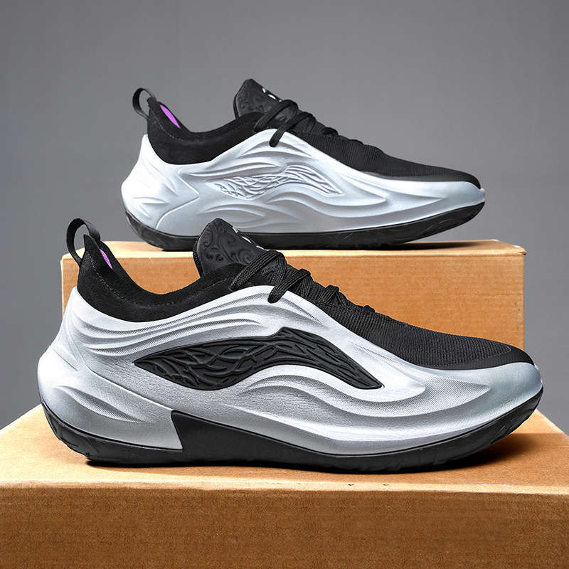 Sneakers Black And Silvery Size Uk 7
