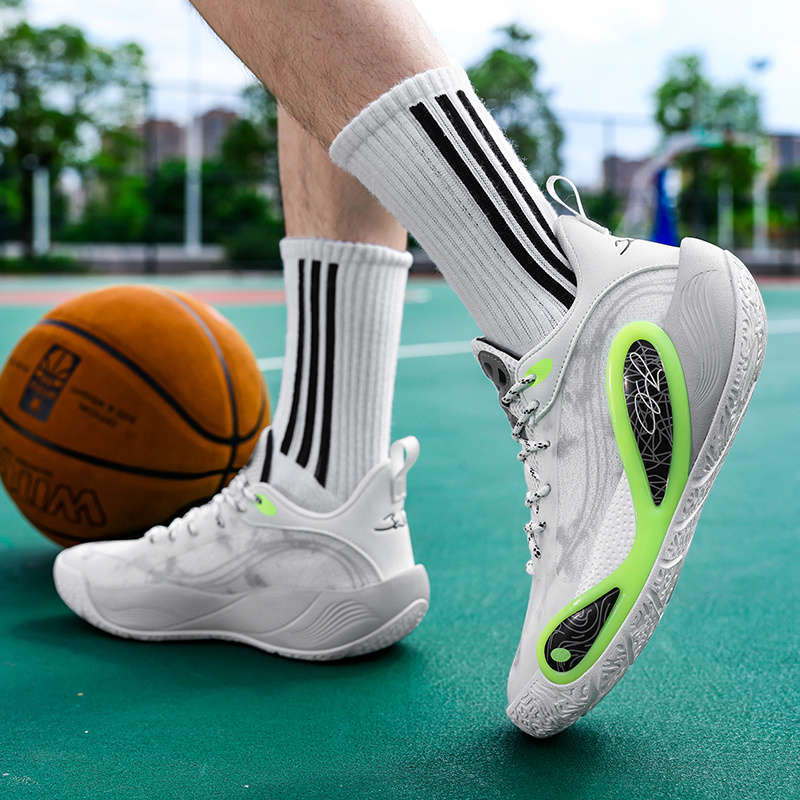 Basketball Shoes Color White And Green Sizeuk 4.5