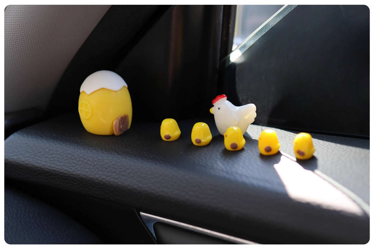 Car Interior Decor Items Old Hen  Add  5 Chicks