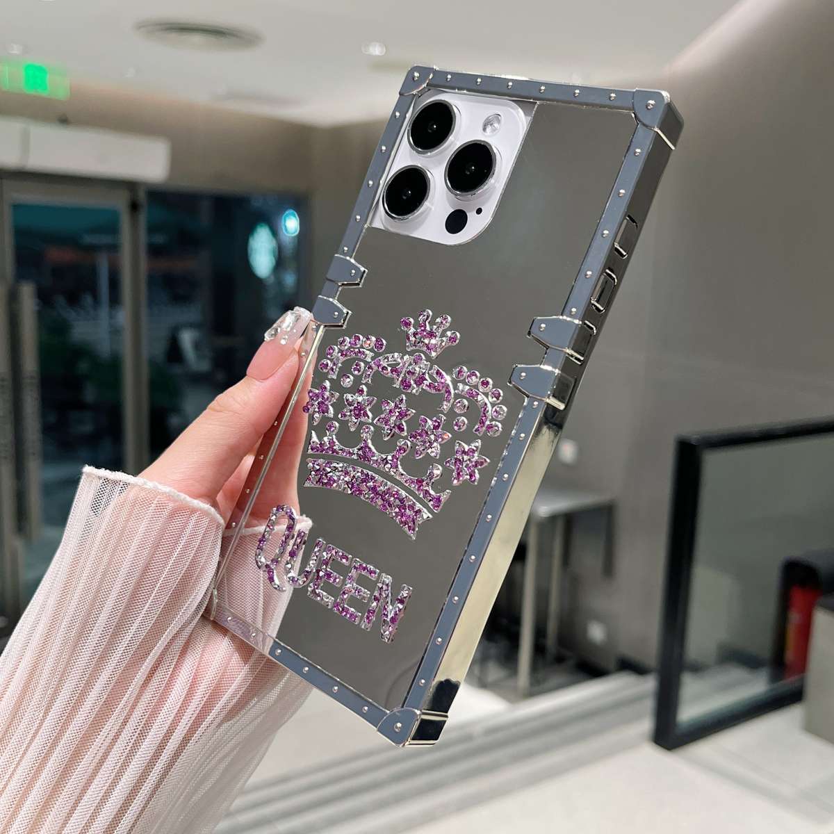 1Pc Black For iPhone 16 Plus Crown Design Phone Case