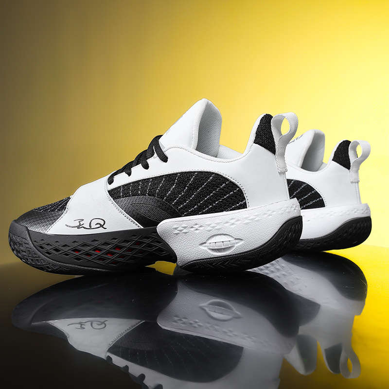 Sneakers Black And White Size Uk 7