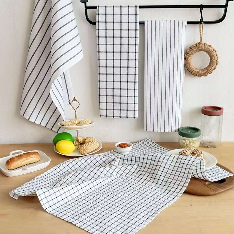 Rag Items  Black Background Black Grid