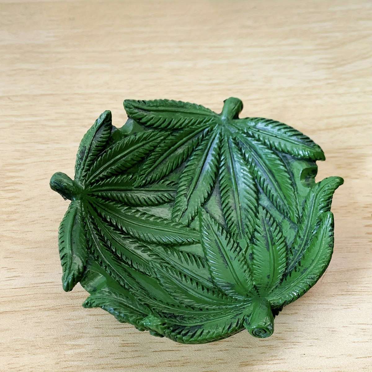 Green Leaf Ashtray Resin Material Key Bowl Desk Storage Box Home Decoration Retro Styl