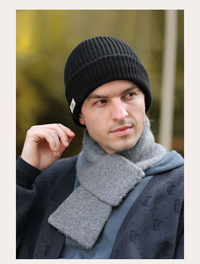Hat Black A , Two Clothes Pull Down To Become A Mask