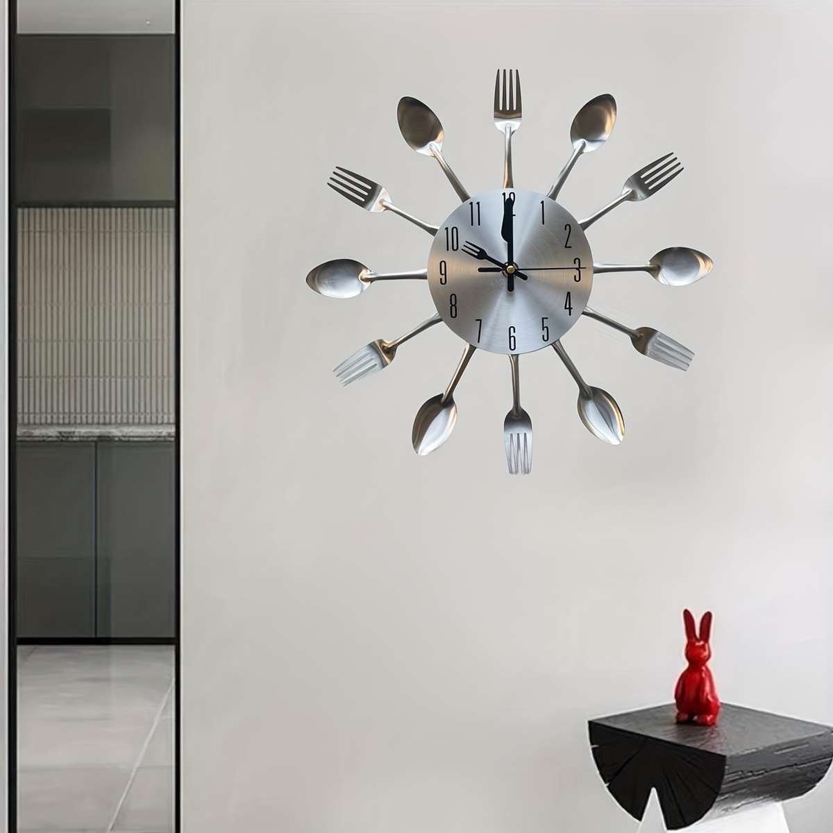 1pc Kitchen Hanging Clock Modern Creative Kitchen Tableware Hanging Clock with Fork and Spoon