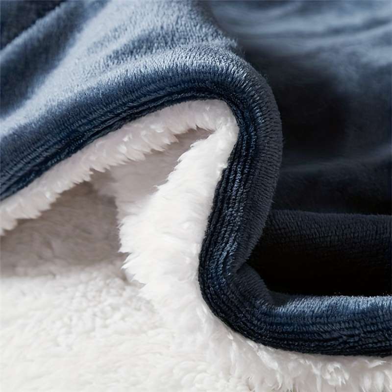 Blanket Color Green size 152.4x203.2cm