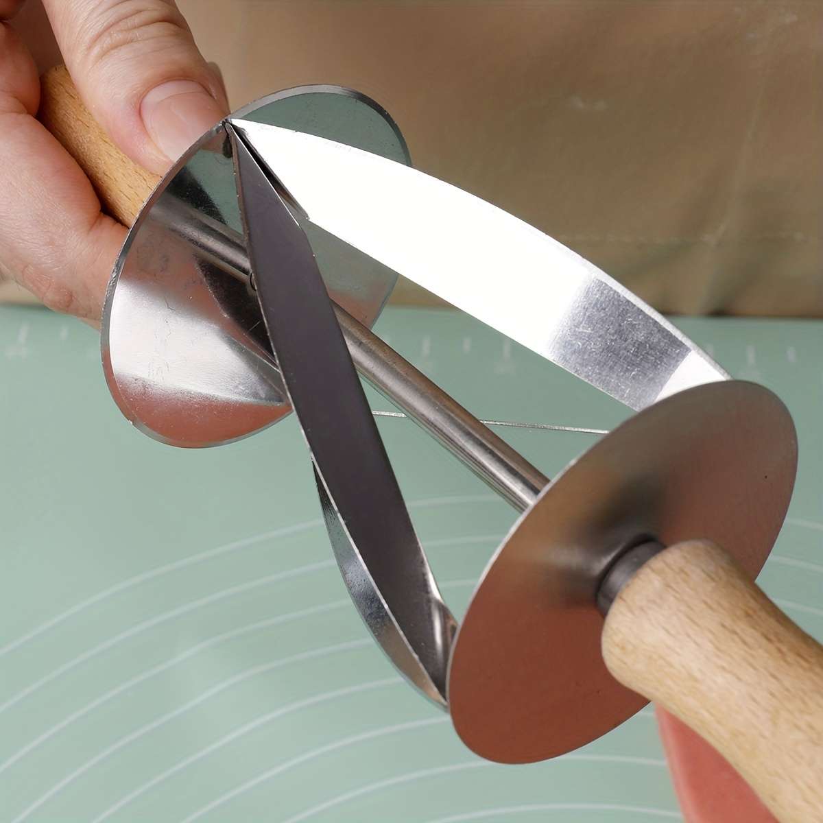 Stainless Steel Croissant Wooden Handle Roller Cutter Bread Dough Pastry Making Tool For Ki
