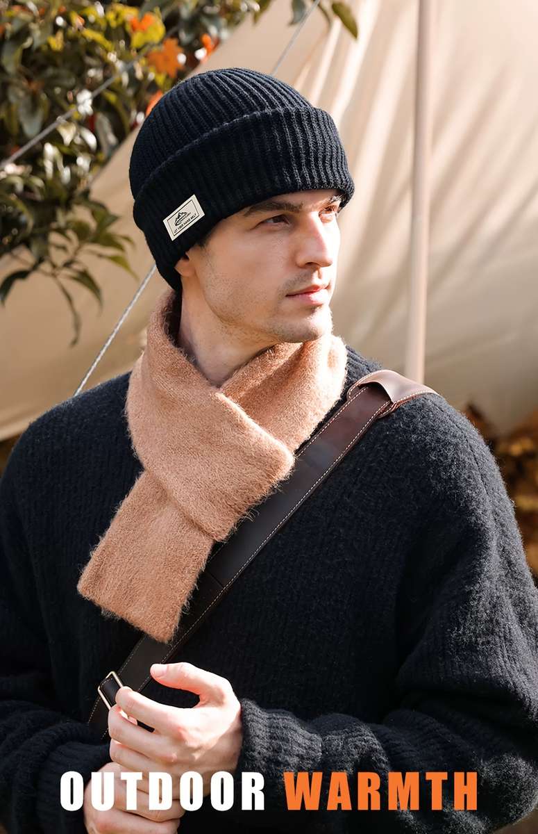 Hat Black A , Two Clothes Pull Down To Become A Mask