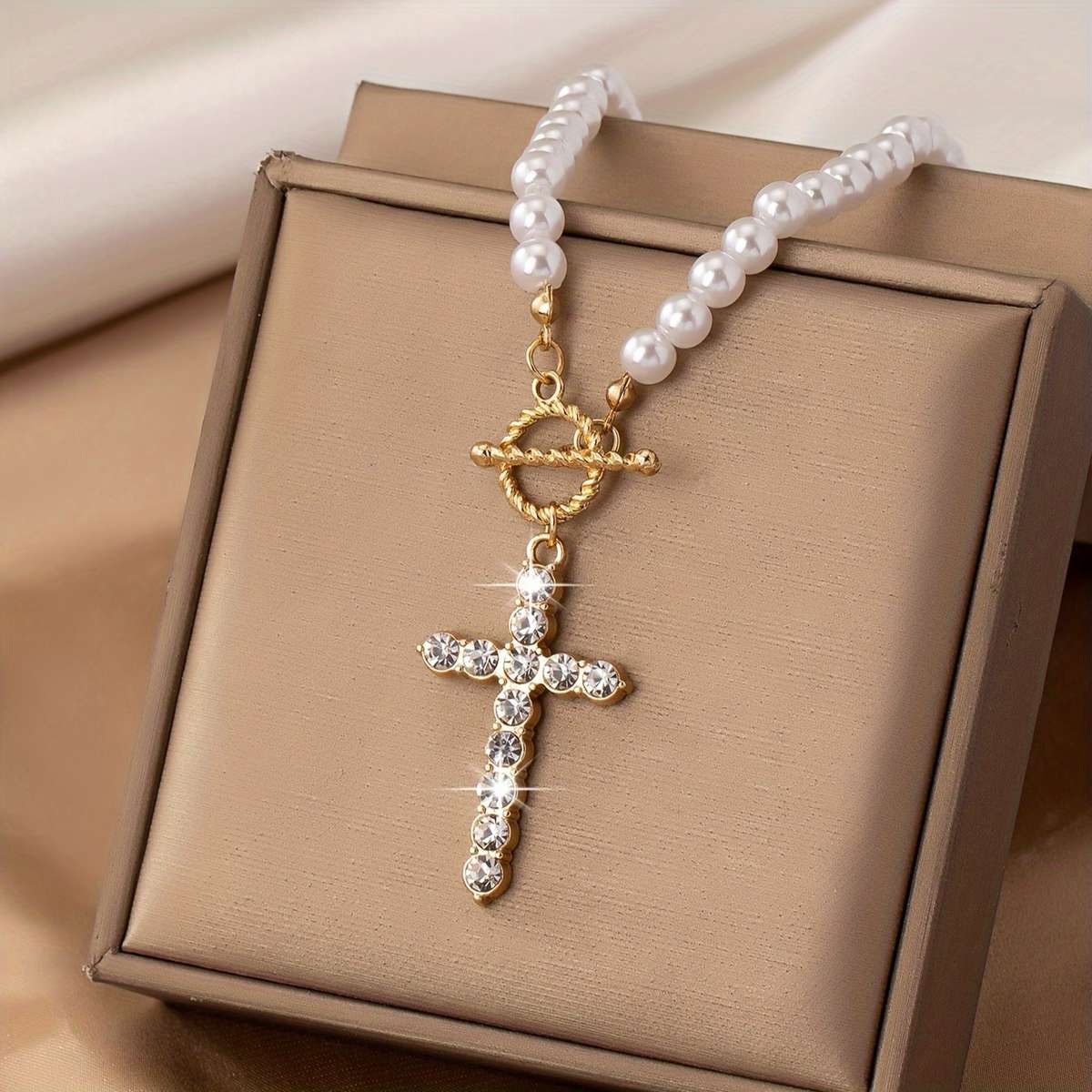 1 Piece White Jesus Theme Pendant