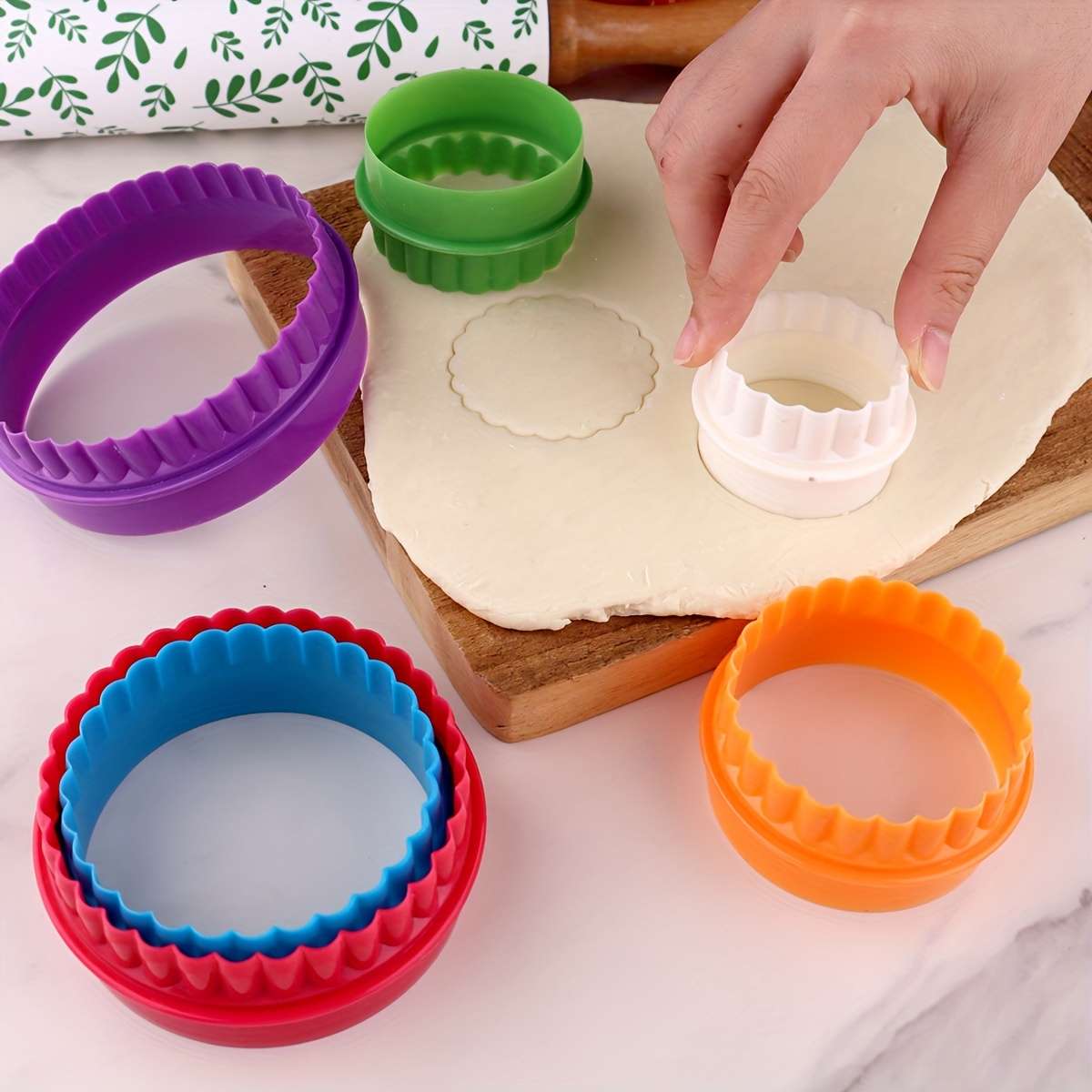 6pcs Round Colorful Plastic Cookie Molds Cookie Cake Molds Bread Cake Mousse Shaping Tools Em