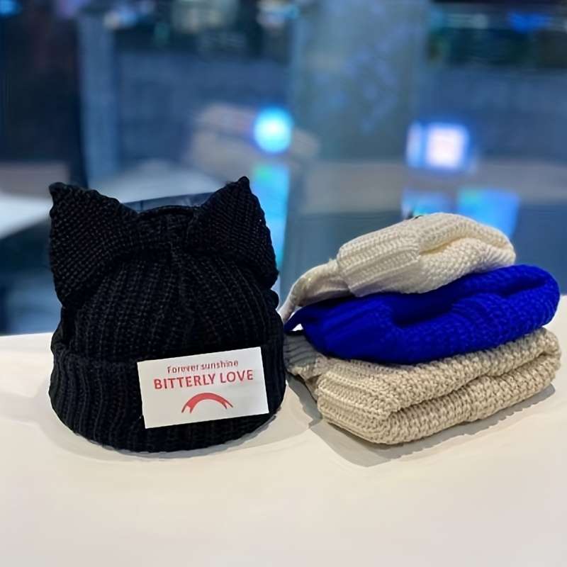 Hat Cat With Blue Blanket Pattern