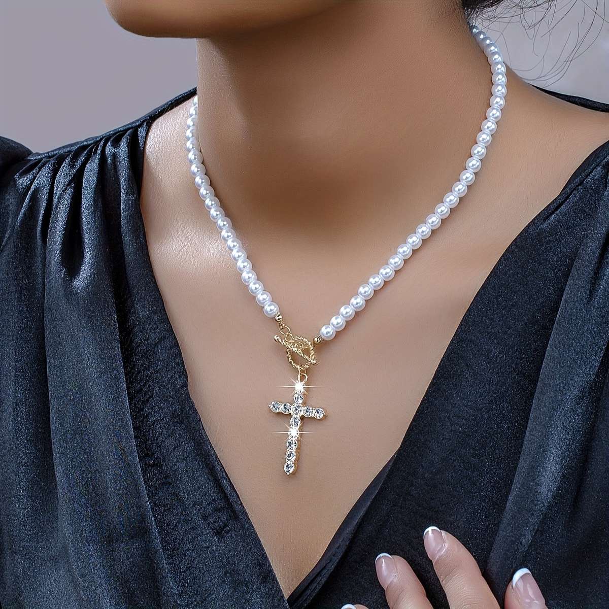 1 Piece White Jesus Theme Pendant