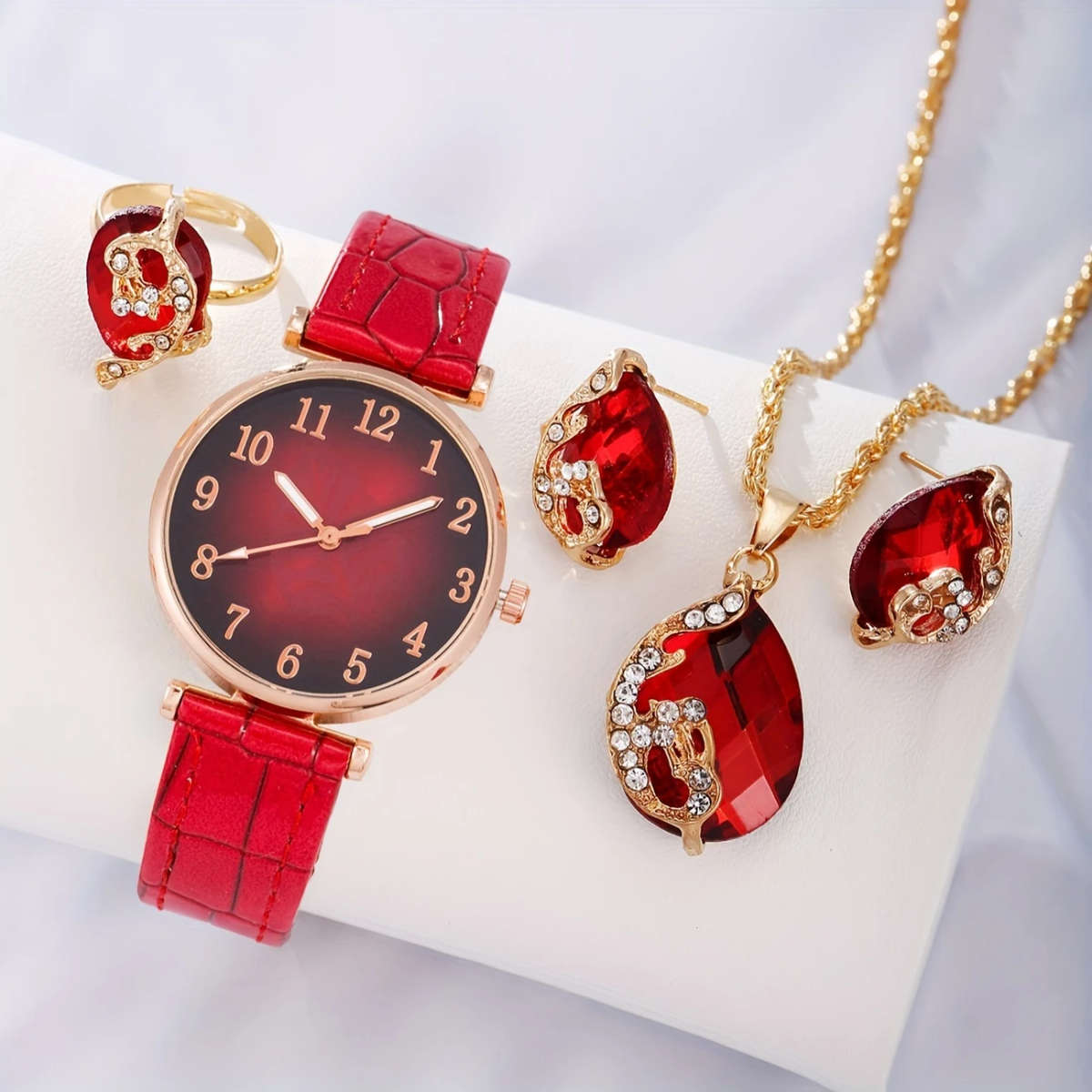 4pcs Set One Leaf Digital Dial Women's Watch Fashionable Quartz Watch Jewelry Four-piece Set