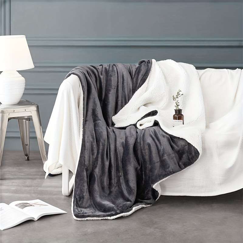 Blanket Color Green size 152.4x203.2cm
