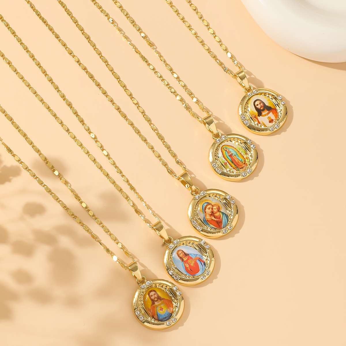 1 Piece Light Yellow Jesus Theme Pendant
