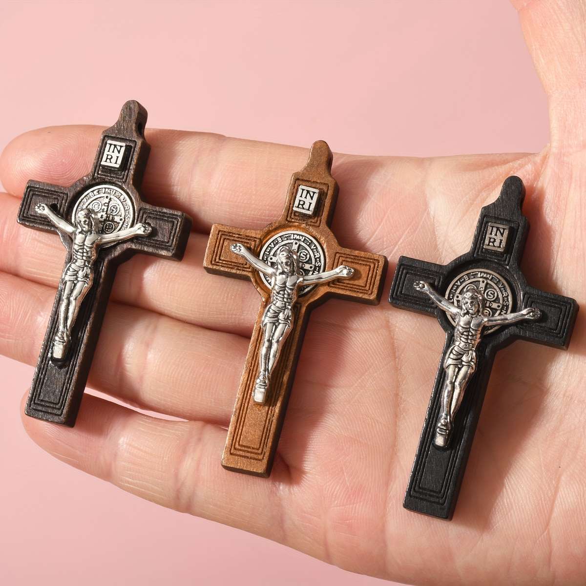 1 Piece Light Brown Jesus Theme Pendant