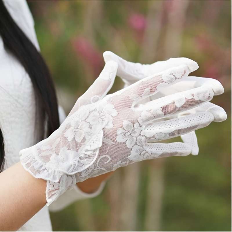 1 Pair Black Elegant Lace Gloves