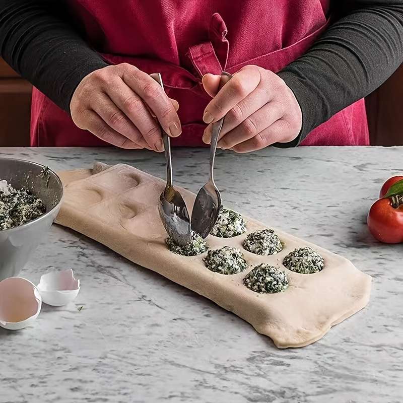 12-Hole Aluminum Ravioli Press Mold Manual Italian Dumpling Maker for Pierogi Wonton and Po