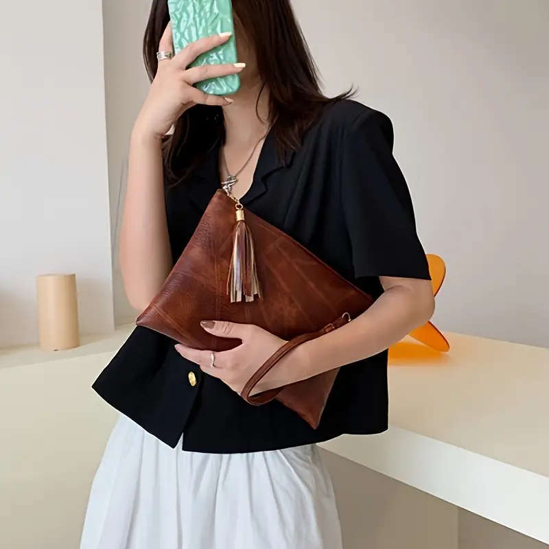 Vintage Design Handbag, Fashionable Handbag, Women's Vegan Leather Wrist strap