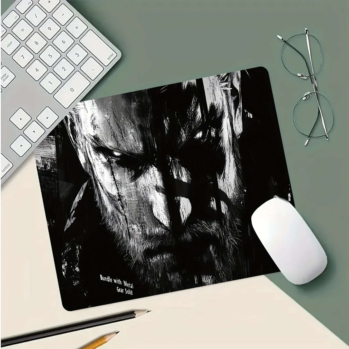 21x26cm Esports Gaming Mouse Pad Waterproof Non-Slip Scratch-Resistant Foldable Rubber Base