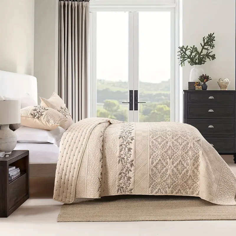 Luxury Three-Piece Bedding Set 229cm*229cm