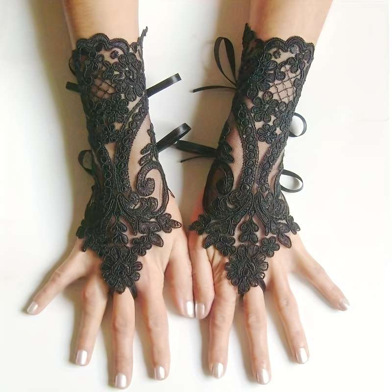 1 Pair Black Black Lace Fingerless Gloves