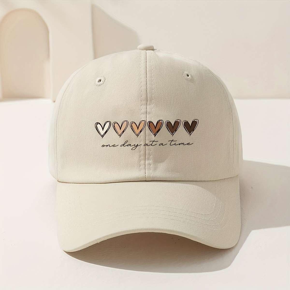Heart Printed Baseball Cap Breathable Adjustable Golf Hat with Curved Brim Summer Fashion Sun