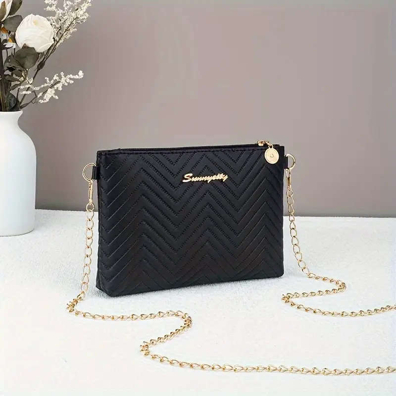 Women's Clutch with Chain Strap - Versatile Crossbody Bag
