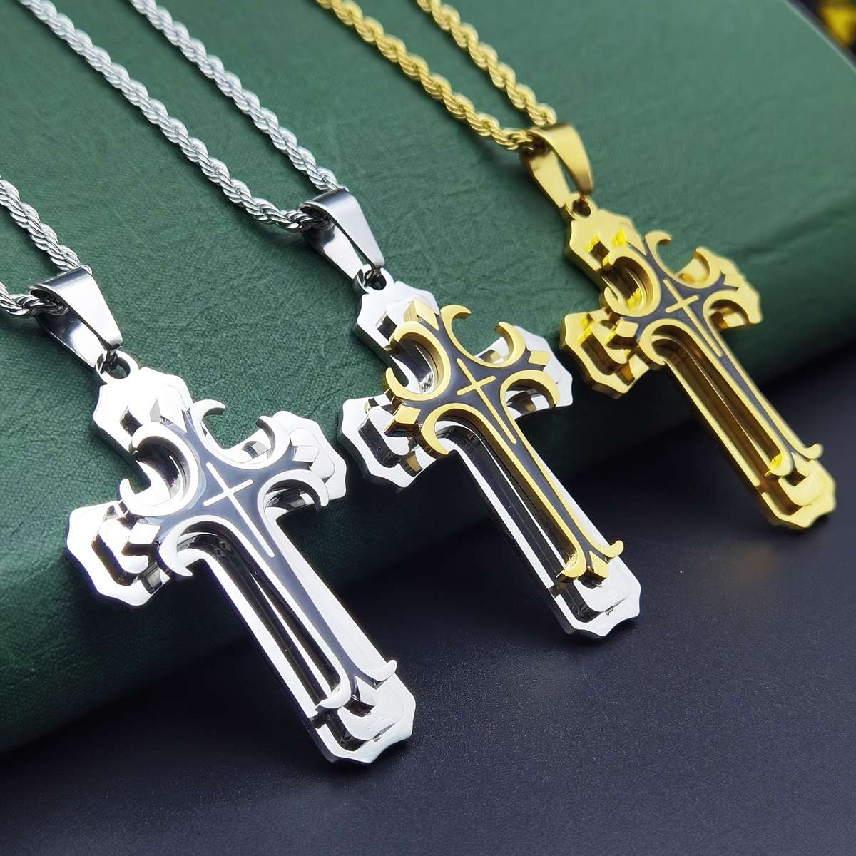 1 Piece Golden Jesus Theme Pendant