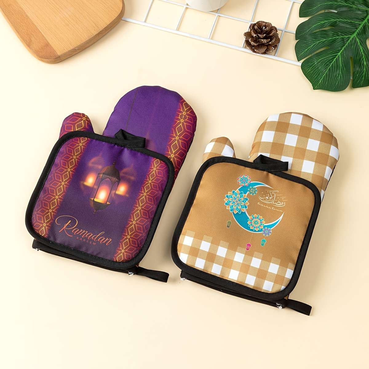 2pcs Ramadan Themed Oven Mitts Set Polyester 100% Heat Resistant Kitchen Baking Gloves and Pot