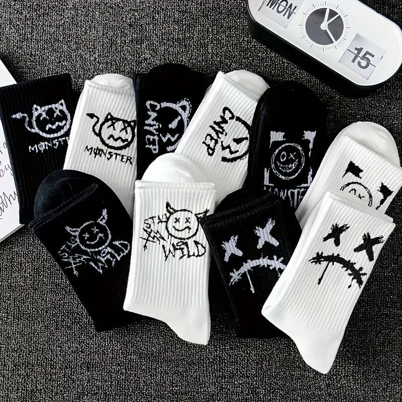 5 Pairs Random Black And White One Size High Elastic Socks
