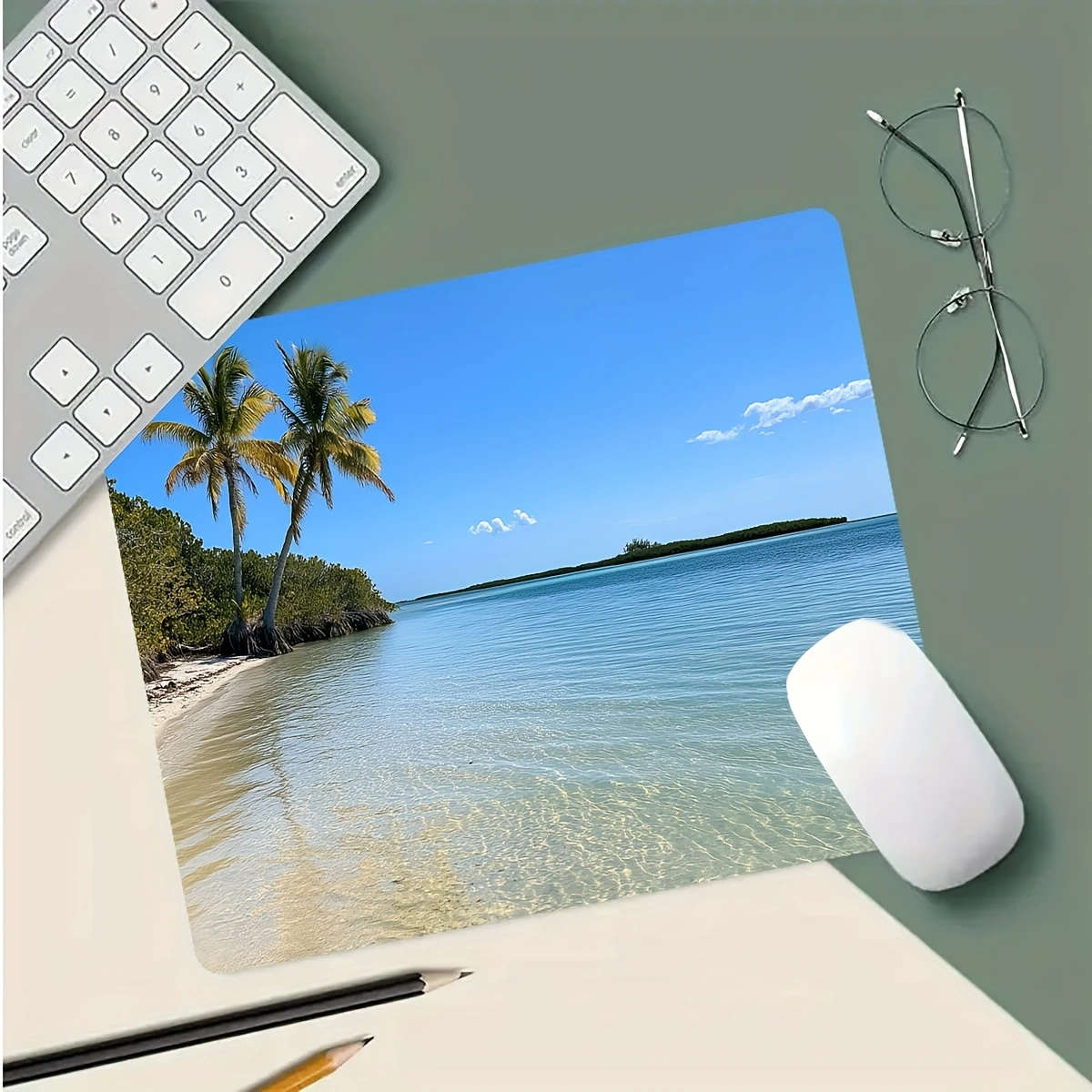 21x26cm Tropical Seaside Scenery Mouse Pad Durable Odorless Gaming Desk Mat