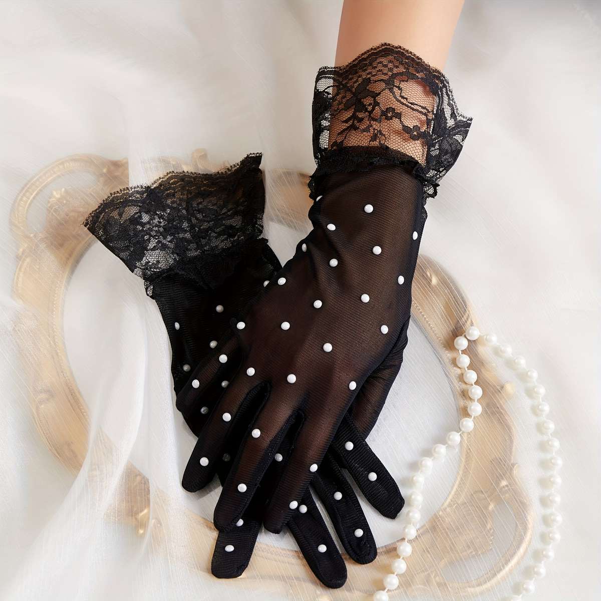 1 Pair Black And White Dots Lace Gloves