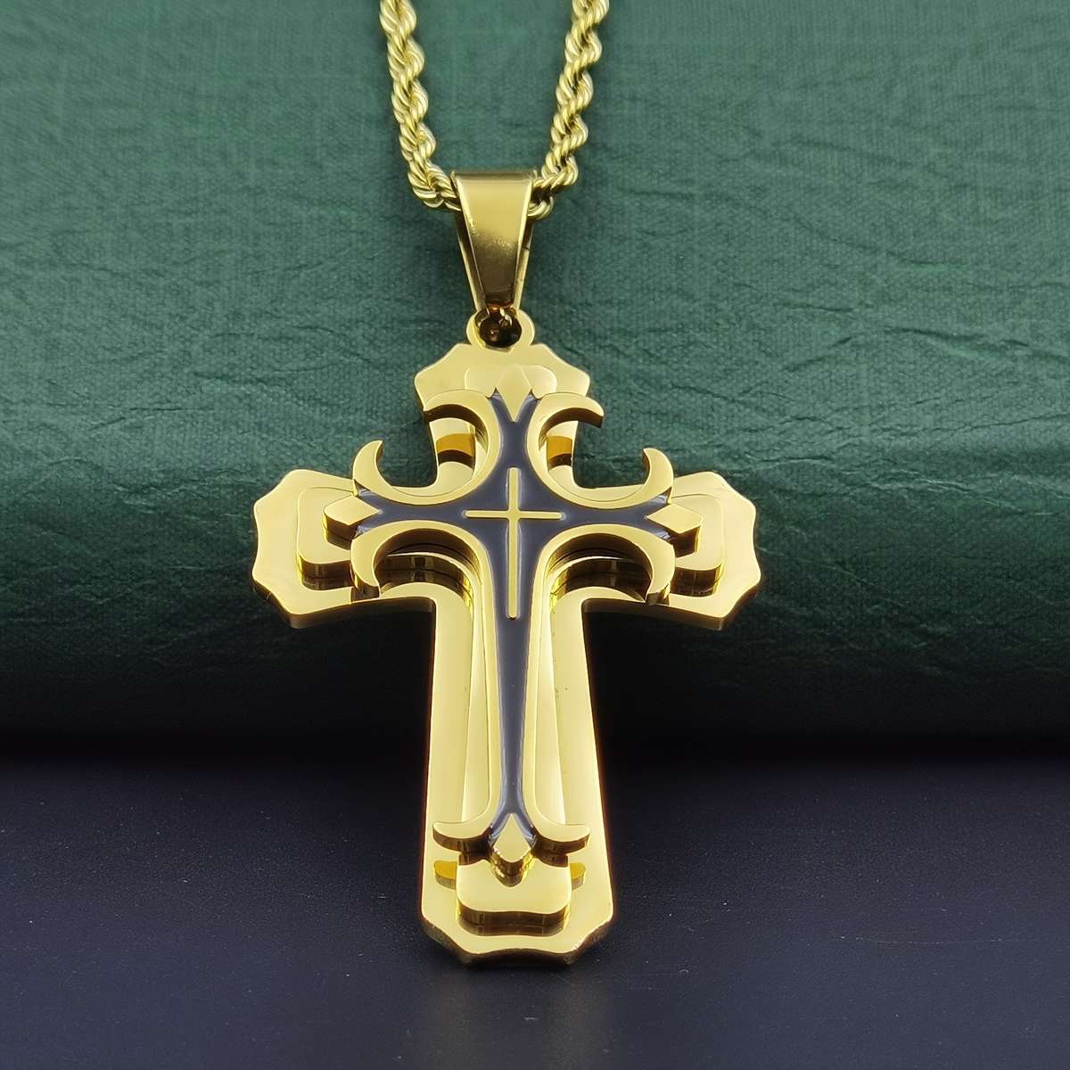 1 Piece Golden Jesus Theme Pendant
