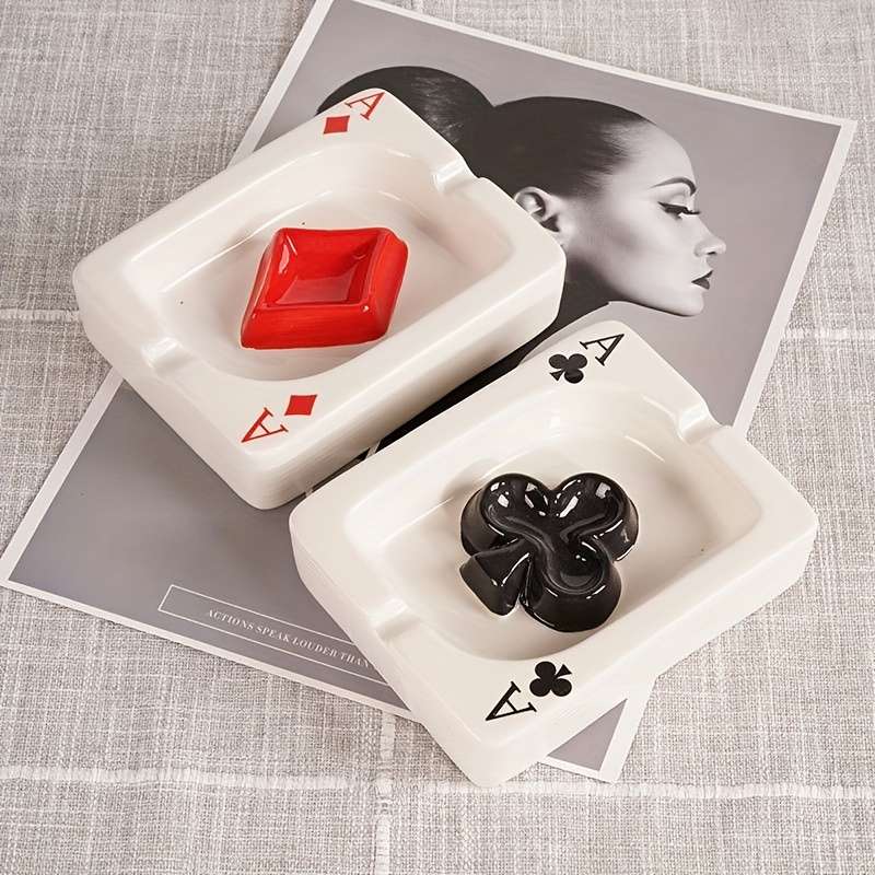 1pc Creative Poker Ceramic Ashtray Simple and Fashionable Ashtray Portable Home Office Desk Ashtr