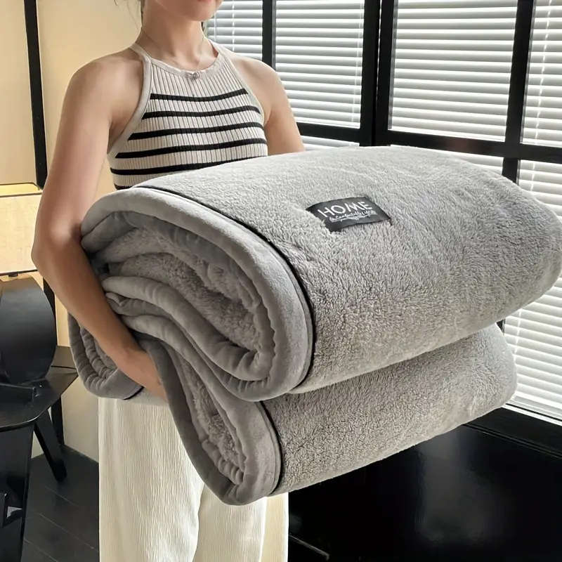 1 Piece Of Luxury Knitted Polyester Bed Blanket 120cm×200cm