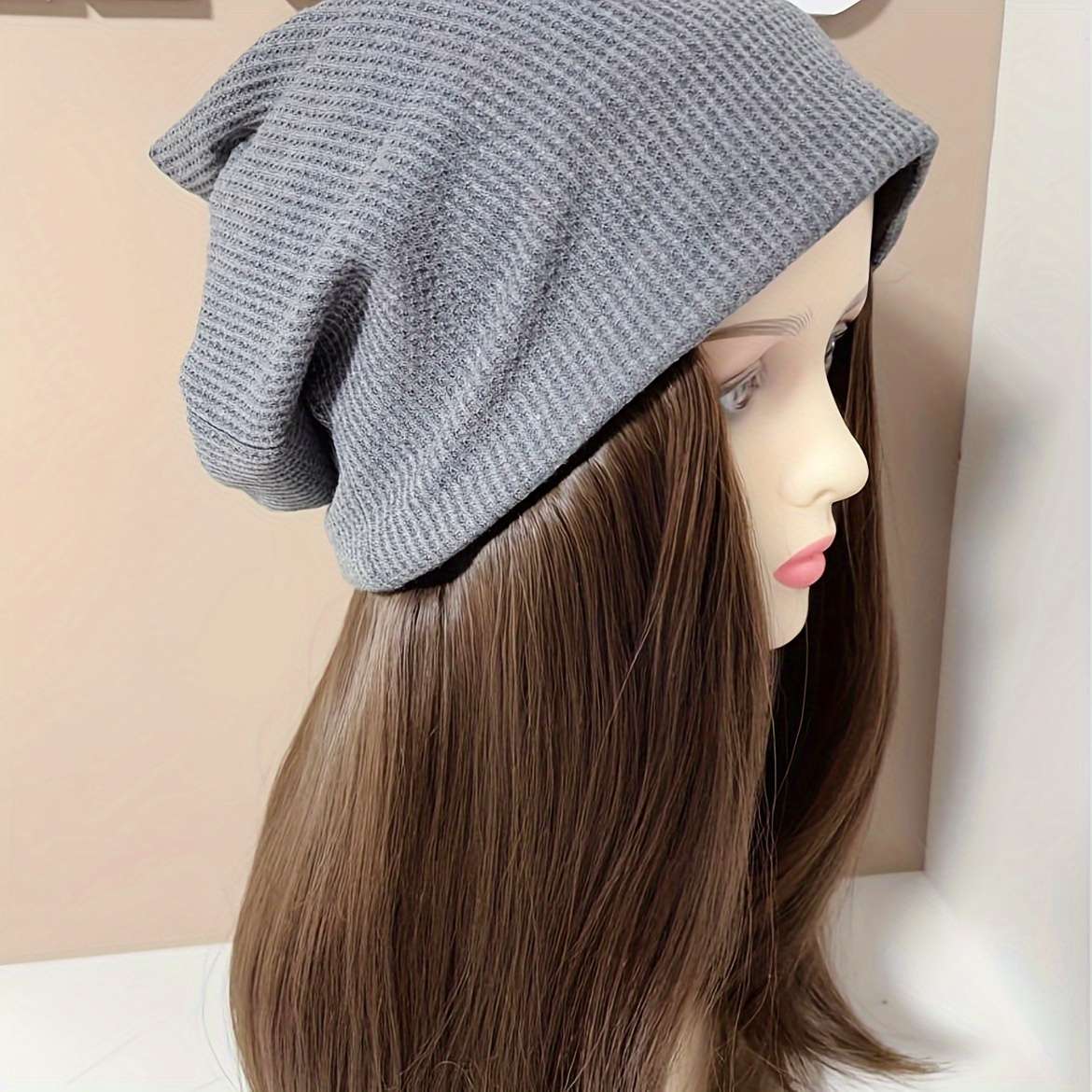 1Pc Gray Hat Honey Tea Color Wig 35.56cm Fashion Design Wig