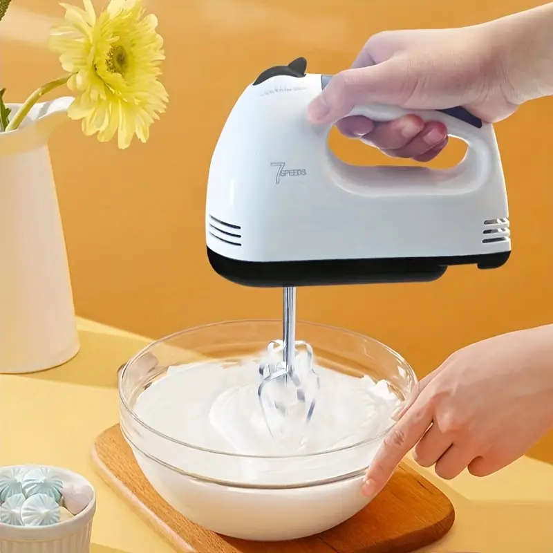 HAND MIXER