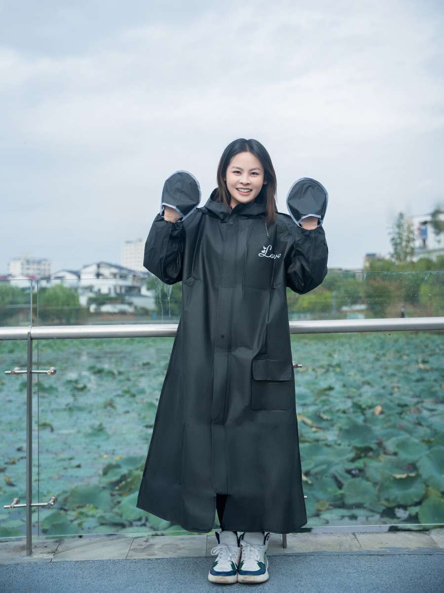 Raincoat Black Size L