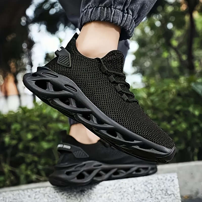 Men's Breathable Mesh Athletic Shoes With EVA Cushioning Sole