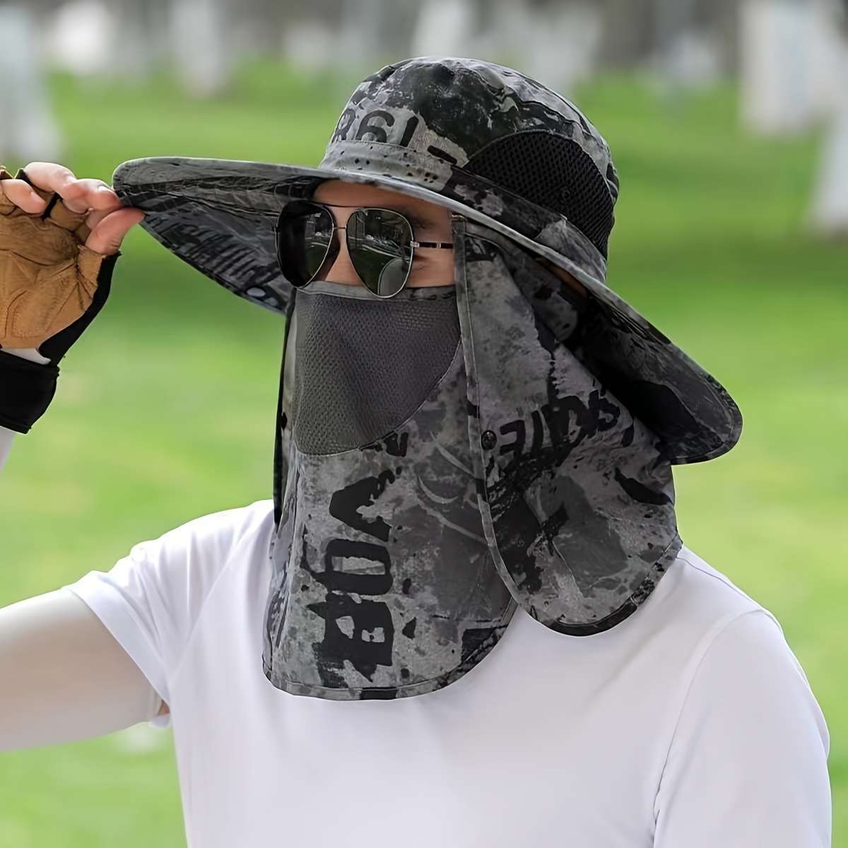 A Men'S Ink Print Full-Face Breathable Sun Hat With Neck Coverage A Removable Bucket Hat Suita