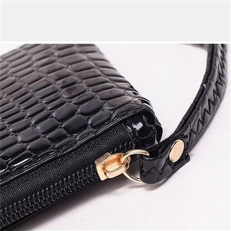 Women's Faux Leather Coin Purse, Clutch Wristlet with Crocodile Pattern