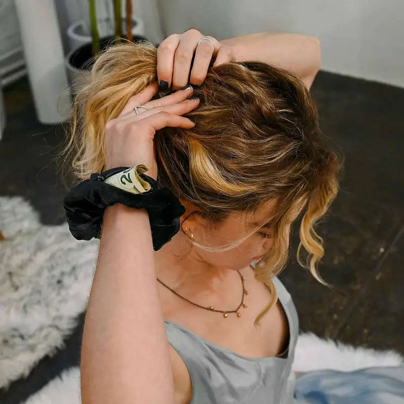 1pc Zipper Scrunchie Hair Tie with Secret Pocket